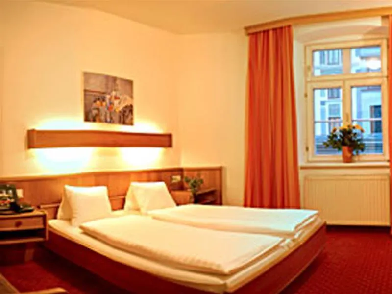 Hotel Goldene Krone Innsbruck 3*,  Ausztria
