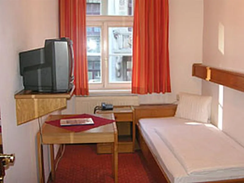 Hotel Goldene Krone Innsbruck 3*,  Áustria