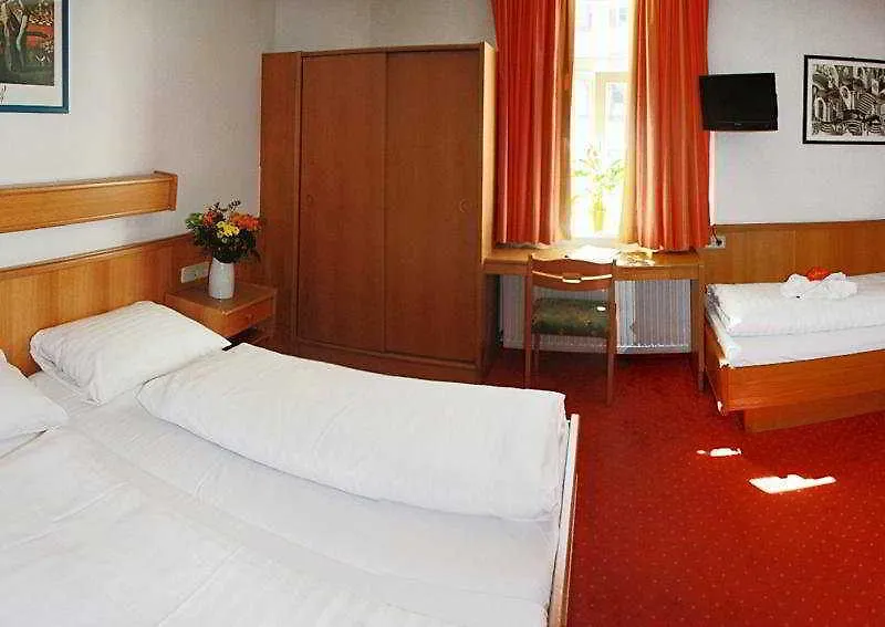 Hotel Goldene Krone Innsbruck 3*,  Áustria