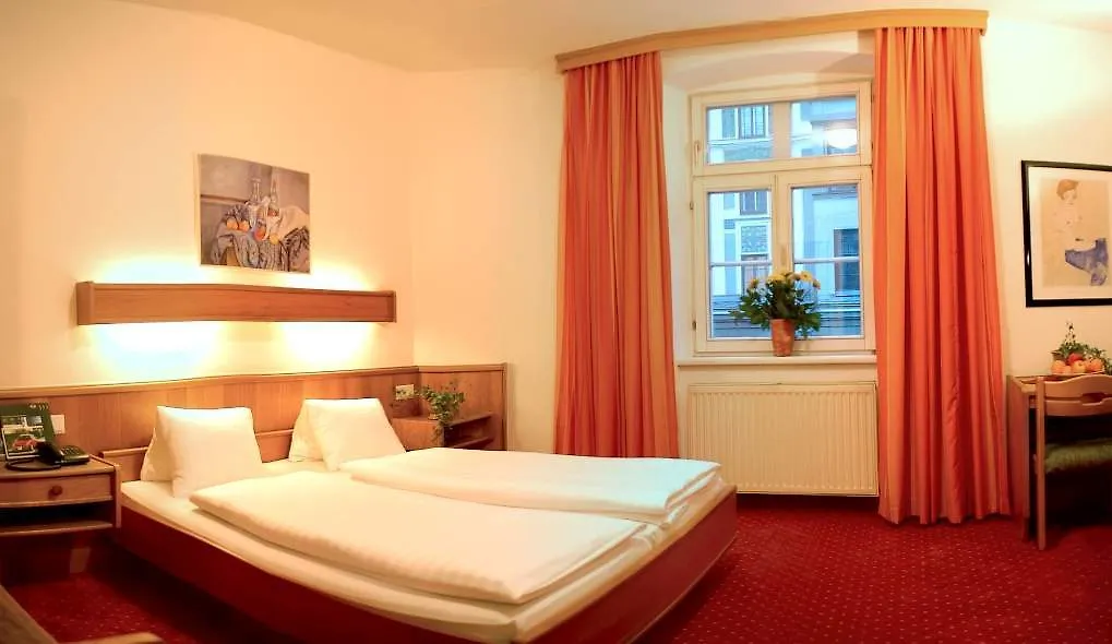 Hotel Goldene Krone Innsbruck 3*,  Ausztria