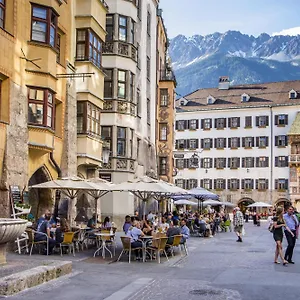 Altstadthotel Weisses Kreuz **** Innsbruck